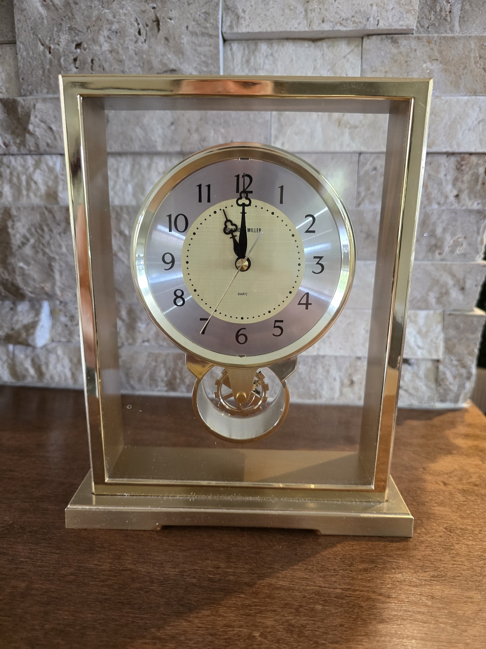 Vintage Howard Miller, brass mantle clock, quartz pendulum glass desk Functional